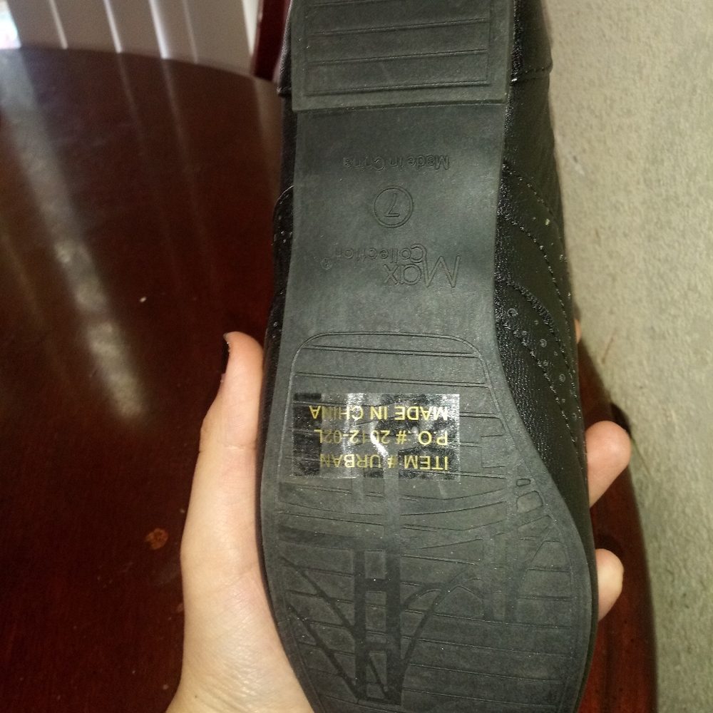 shoes - Picture 3 of 3